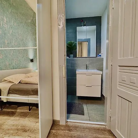 Exclusive - Modern 1br *